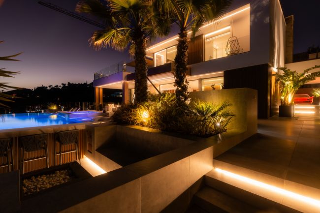 LUXURY VILLA I GJENNOM HERROJO ALTO - LA QUINTA - BENAHAVIS