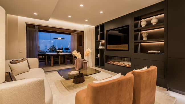 FØRSTE LINJE BEACH 3 BEDROOM LEILIGHET - LOS GRANADOS - ESTEPONA