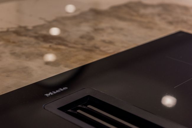 FØRSTE LINJE BEACH 3 BEDROOM LEILIGHET - LOS GRANADOS - ESTEPONA