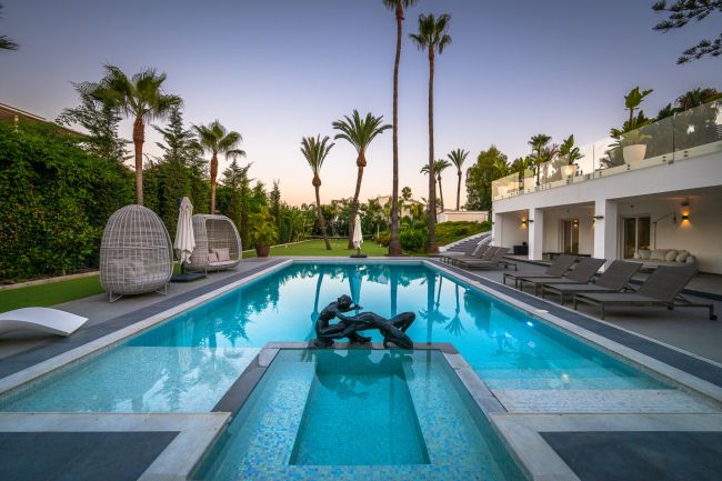 Eksepsjonell villaeiendom i Atalaya, Estepona øst