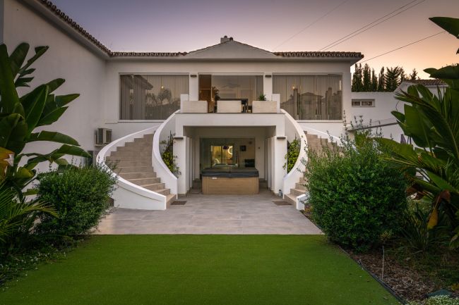 Eksepsjonell villaeiendom i Atalaya, Estepona øst