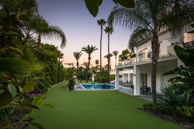 Eksepsjonell villaeiendom i Atalaya, Estepona øst