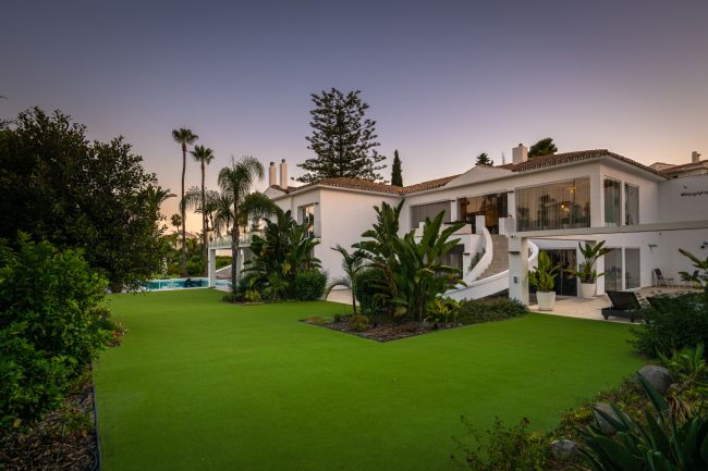 Eksepsjonell villaeiendom i Atalaya, Estepona øst