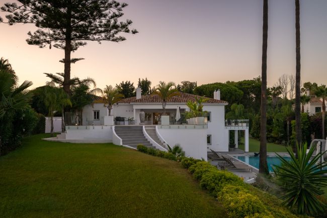 Eksepsjonell villaeiendom i Atalaya, Estepona øst