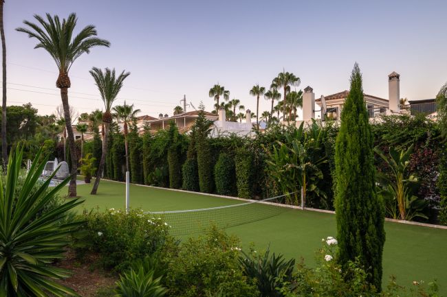Eksepsjonell villaeiendom i Atalaya, Estepona øst