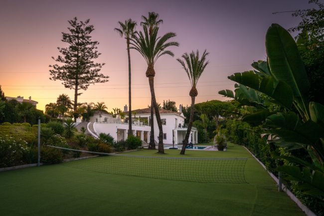 Eksepsjonell villaeiendom i Atalaya, Estepona øst