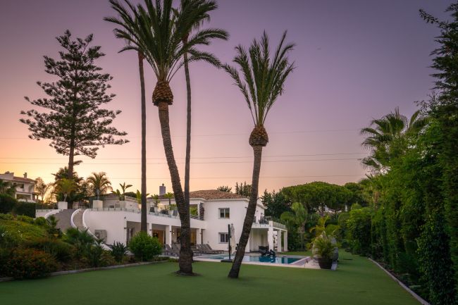 Eksepsjonell villaeiendom i Atalaya, Estepona øst