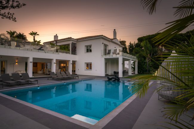 Eksepsjonell villaeiendom i Atalaya, Estepona øst