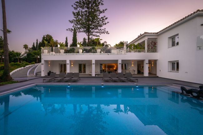 Eksepsjonell villaeiendom i Atalaya, Estepona øst