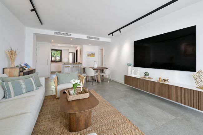 Lovely brand new 3 bedroom apartment in Estepona