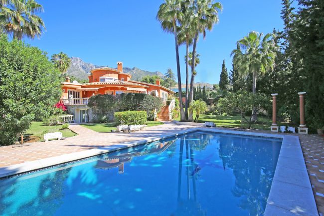 Elegant Five-Bedroom Villa with Sea and Mountain Views, Marbella Golden Mile