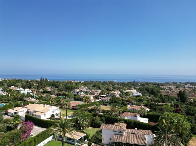 Exquisite Five-Bedroom Villa in Rocio de Nagüeles, Marbella Golden Mile