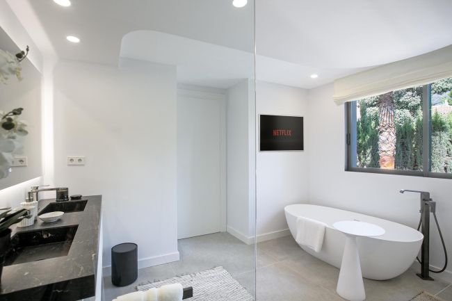 Exquisite Five-Bedroom Villa in Rocio de Nagüeles, Marbella Golden Mile