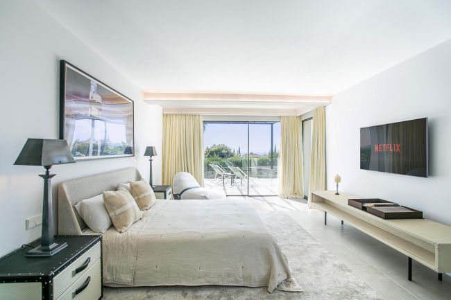 Exquisite Five-Bedroom Villa in Rocio de Nagüeles, Marbella Golden Mile