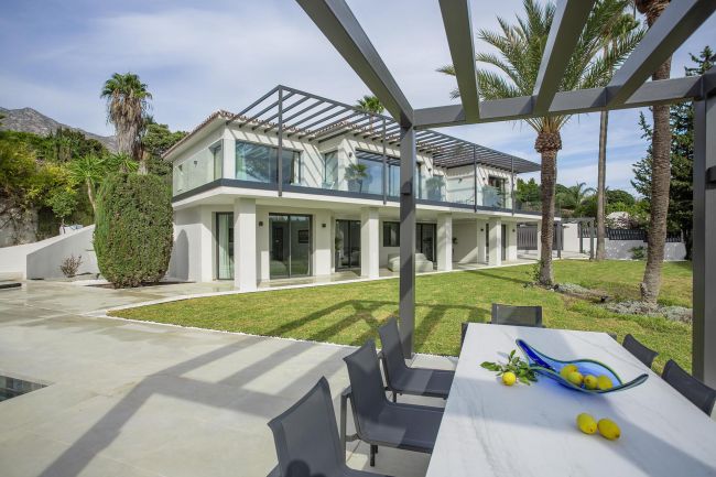 Exquisite Five-Bedroom Villa in Rocio de Nagüeles, Marbella Golden Mile