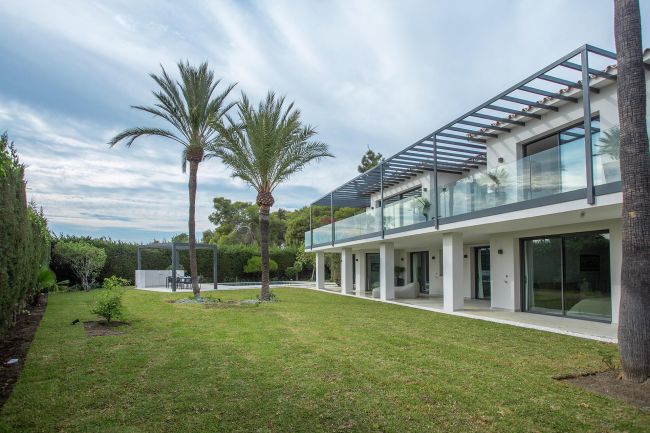 Exquisite Five-Bedroom Villa in Rocio de Nagüeles, Marbella Golden Mile