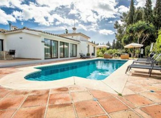 Exquisite Eight-Bedroom Beachfront Villa in San Pedro de Alcantara, Malaga