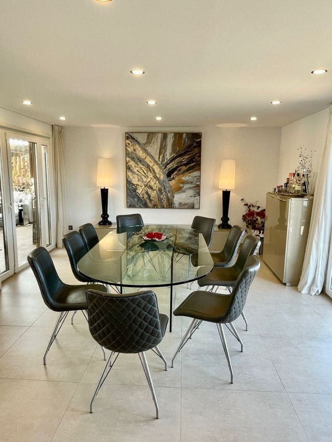 Exquisite Eight-Bedroom Beachfront Villa in San Pedro de Alcantara, Malaga