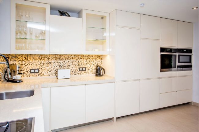 Exquisite Eight-Bedroom Beachfront Villa in San Pedro de Alcantara, Malaga
