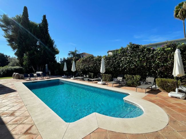 Exquisite Eight-Bedroom Beachfront Villa in San Pedro de Alcantara, Malaga