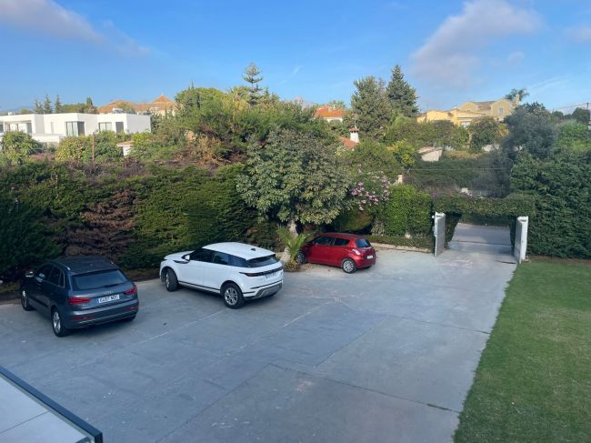 Exquisite Eight-Bedroom Beachfront Villa in San Pedro de Alcantara, Malaga