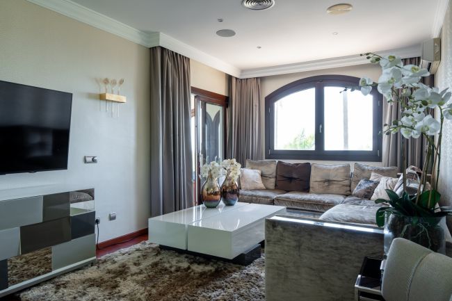 Exquisite Seven-Bedroom Villa in Hacienda las Chapas, Marbella East
