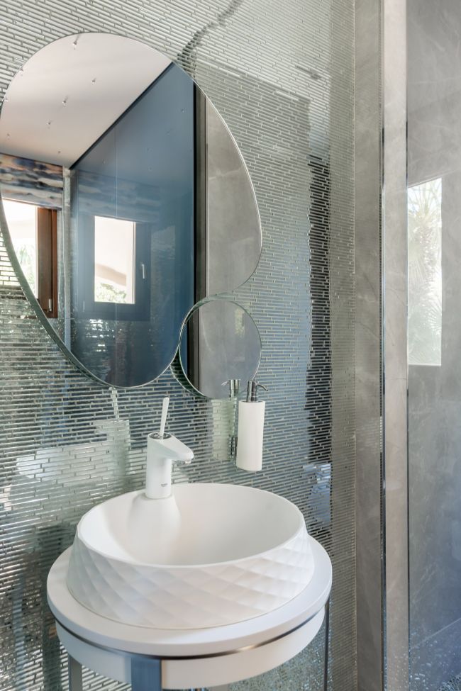 Exquisite Seven-Bedroom Villa in Hacienda las Chapas, Marbella East