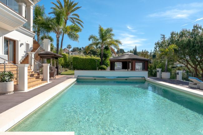 Exquisite Seven-Bedroom Villa in Hacienda las Chapas, Marbella East