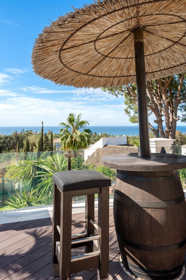 Exquisite Seven-Bedroom Villa in Hacienda las Chapas, Marbella East
