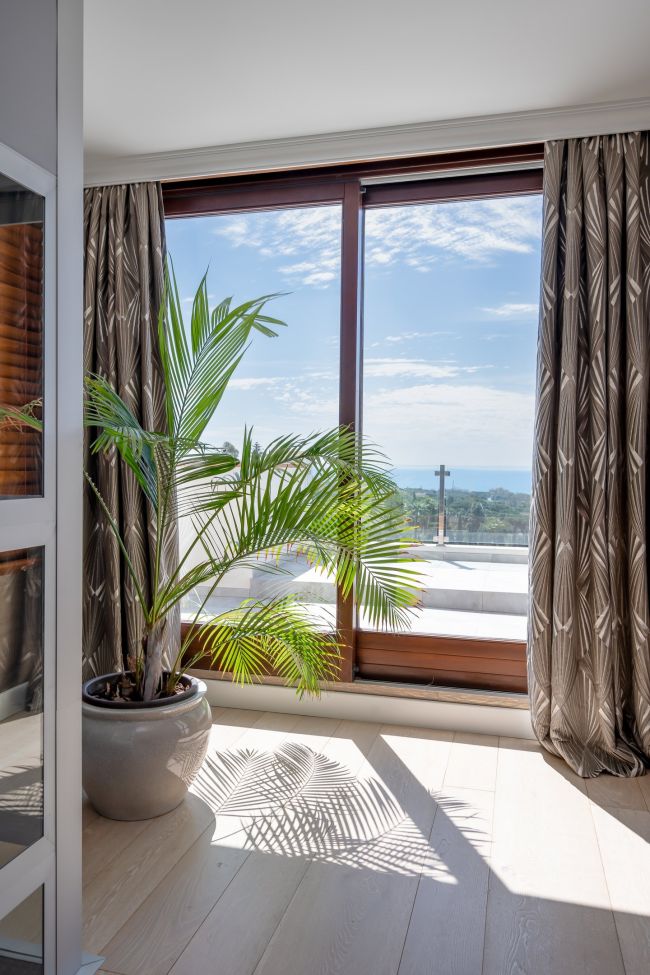 Exquisite Seven-Bedroom Villa in Hacienda las Chapas, Marbella East