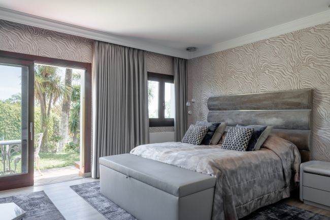 Exquisite Seven-Bedroom Villa in Hacienda las Chapas, Marbella East