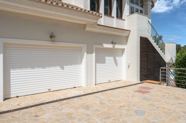 Exquisite Seven-Bedroom Villa in Hacienda las Chapas, Marbella East