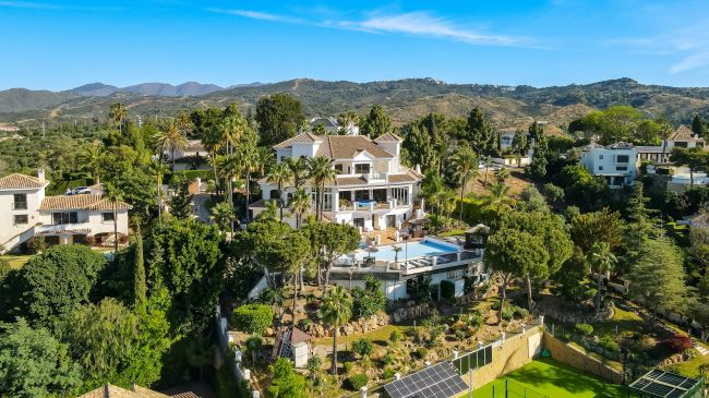 Exquisite Seven-Bedroom Villa in Hacienda las Chapas, Marbella East