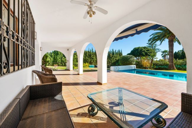 Detached villa - Atalaya, Estepona