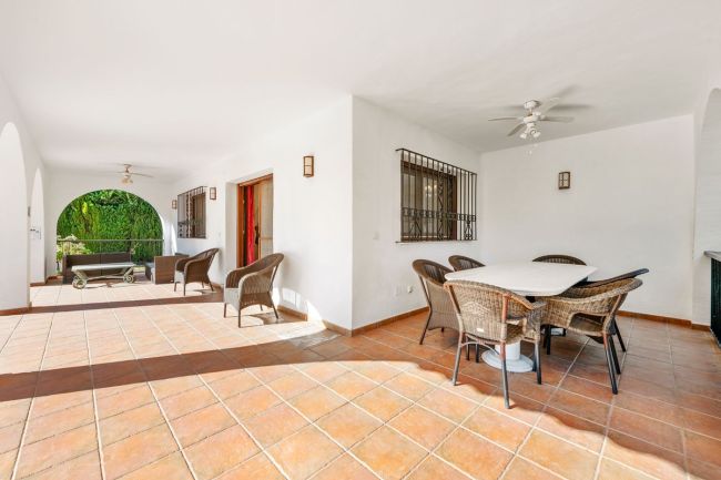Detached villa - Atalaya, Estepona