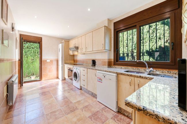 Frittliggende villa - Atalaya, Estepona