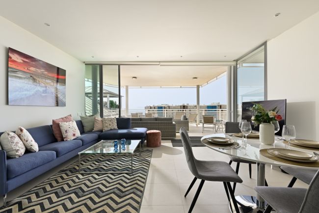 Luxurious 3-Bedroom Apartment with Tourist License in the Heart of El Higuerón