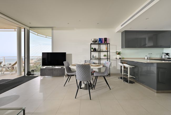 Luxurious 3-Bedroom Apartment with Tourist License in the Heart of El Higuerón