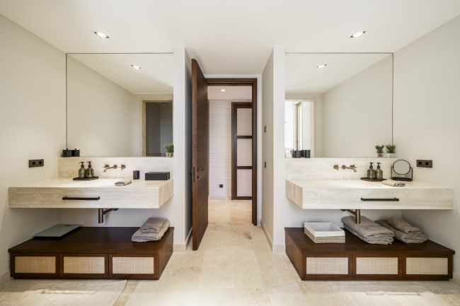 Albercas 5 - Frontline golf apartment with panoramic sea views offers a Five-star resort lifestyle in Casares.
