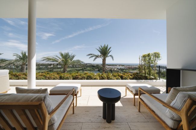 Albercas 5 - Frontline golf apartment with panoramic sea views offers a Five-star resort lifestyle in Casares.
