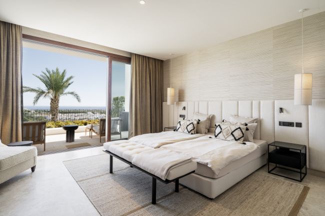 Albercas 5 - Frontline golf apartment with panoramic sea views offers a Five-star resort lifestyle in Casares.
