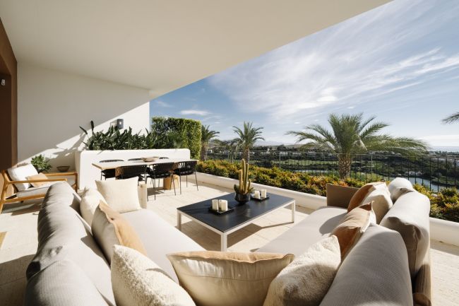 Albercas 5 - Frontline golf apartment with panoramic sea views offers a Five-star resort lifestyle in Casares.