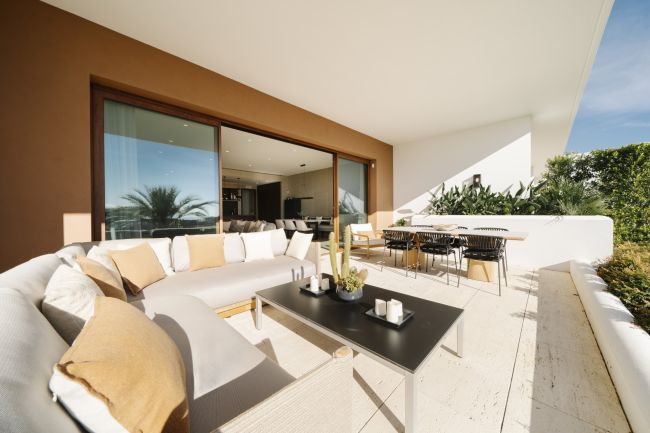 Albercas 5 - Frontline golf apartment with panoramic sea views offers a Five-star resort lifestyle in Casares.