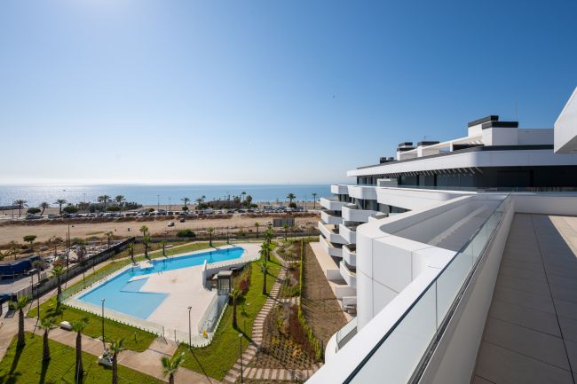 Exklusiv strandnära takvåning med panoramautsikt i Los Alamos, Torremolinos