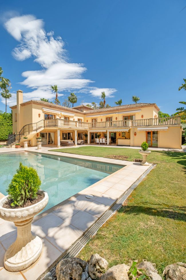 Hus til salgs i Lagomar, Nueva Andalucia