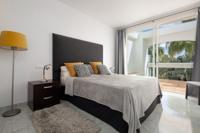 Dupleks toppleilighet til salgs i Marina Puente Romano, Marbella Golden Mile