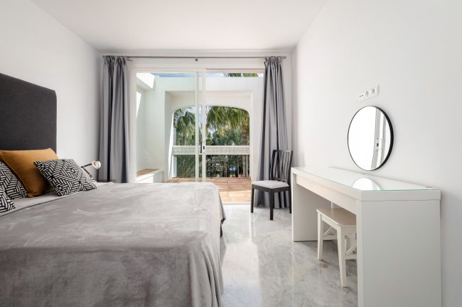 Dupleks toppleilighet til salgs i Marina Puente Romano, Marbella Golden Mile