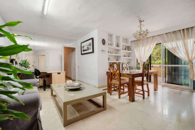 Spacious Four-Bedroom Flat to reform in Prime Marbella Location