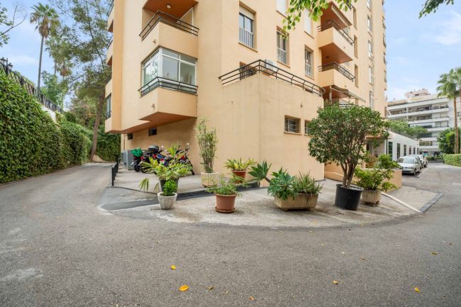 Spacious Four-Bedroom Flat to reform in Prime Marbella Location
