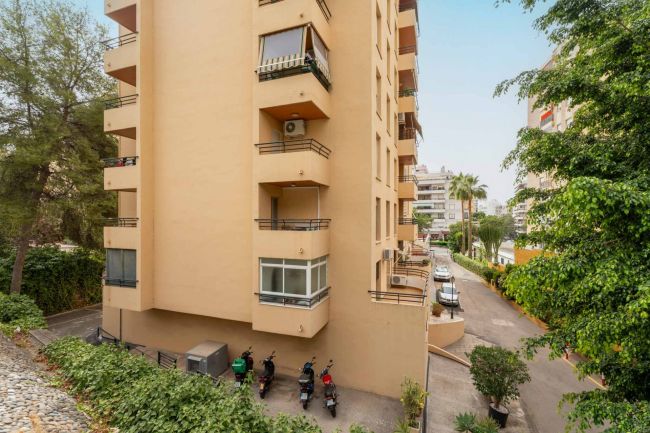Spacious Four-Bedroom Flat to reform in Prime Marbella Location